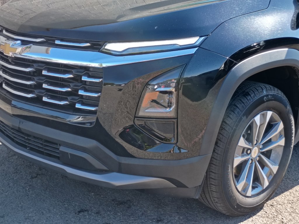 Used 2026 Chevrolet Equinox LT AWD/4WD image 11