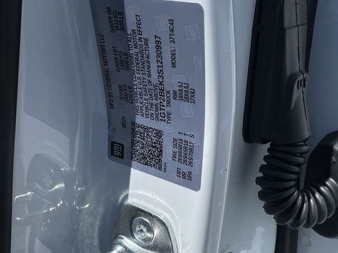 New 2025 GMC Canyon Elevation w/ Convenience Package image 33