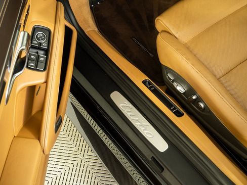 Used 2016 Porsche 911 Turbo image 8