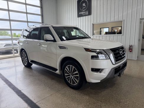 Used 2024 Nissan Armada SL w/ Captain's Chairs Package AWD/4WD image 11