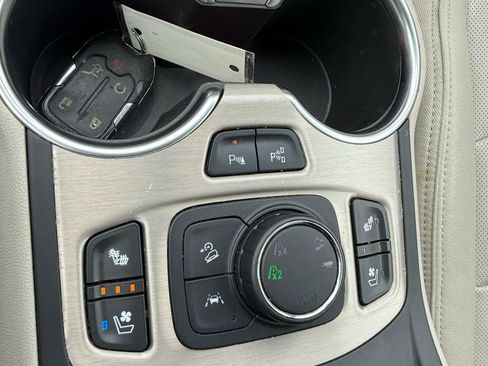 Used 2019 GMC Terrain Denali w/ Advanced Safety Package AWD/4WD image 14