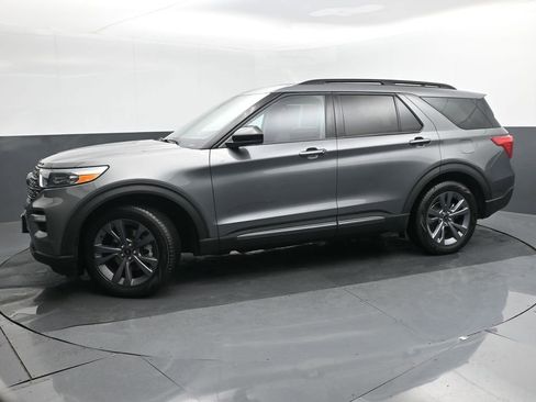 Used 2023 Ford Explorer XLT w/ Equipment Group 202A image 2