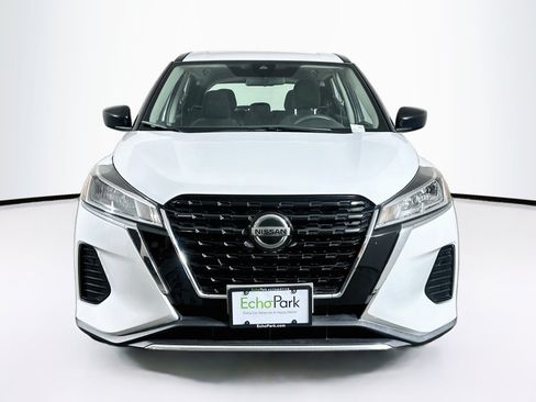 Used 2021 Nissan Kicks S FWD image 2