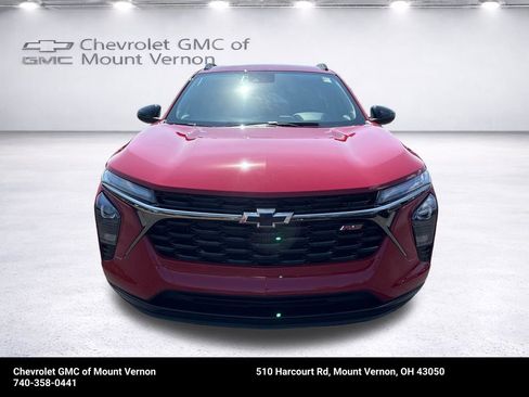 New 2026 Chevrolet Trax RS w/ Sunroof Package FWD image 9