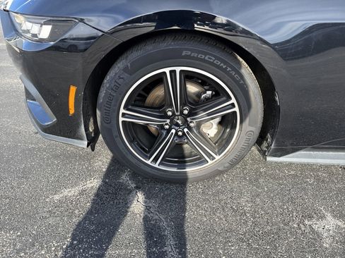 Used 2024 Ford Mustang Premium image 3