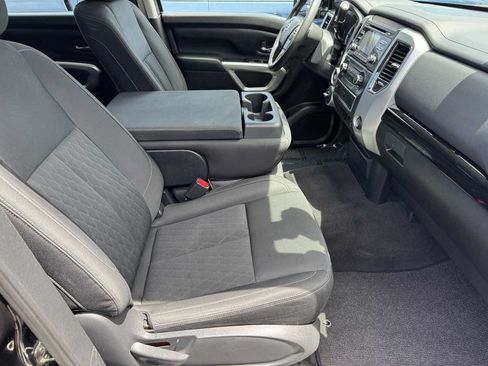 Used 2017 Nissan Titan SV AWD/4WD image 10