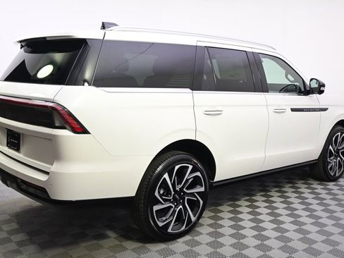 New 2026 Lincoln Navigator Black Label AWD/4WD image 7