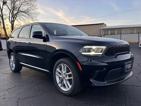 Used 2023 Dodge Durango GT image 2