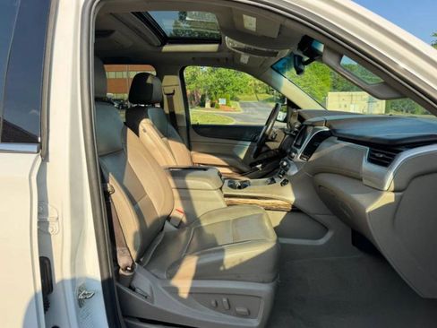 Used 2020 GMC Yukon XL SLT w/ Open Road Package AWD/4WD image 18