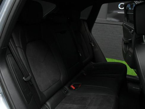 Used 2018 Porsche Macan AWD/4WD image 37