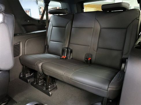 New 2026 Chevrolet Suburban High Country image 9