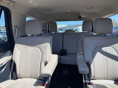 Used 2024 Ford Expedition Limited AWD/4WD image 23
