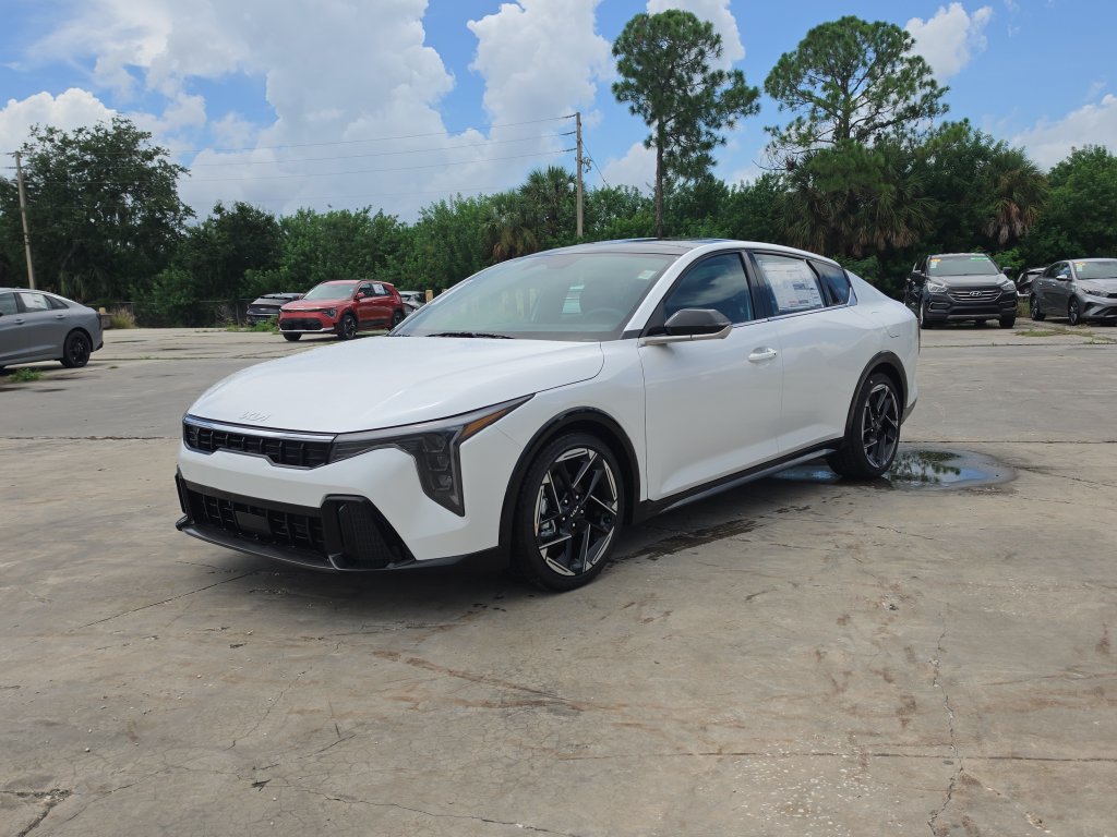 New 2026 Kia K4 EX w/ GT-Line Premium Package FWD image 4
