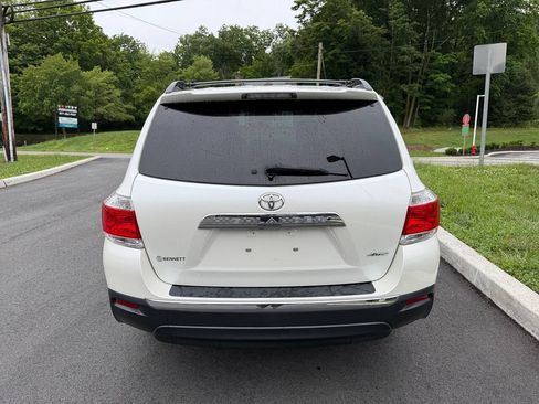 Used 2012 Toyota Highlander SE w/ Tow Pkg AWD/4WD image 5