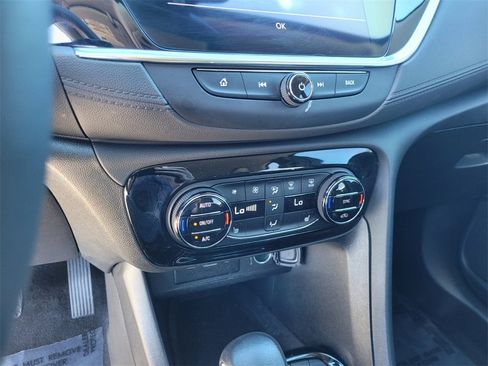 Used 2022 Buick Encore GX Essence image 24