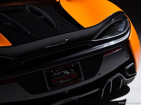 Used 2020 McLaren 570S Spider image 33