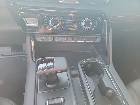 Used 2025 GMC Sierra 1500 AT4 w/ AT4 Preferred Package image 11