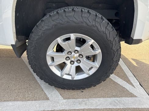 Used 2021 Chevrolet Colorado LT w/ Safety Package image 3