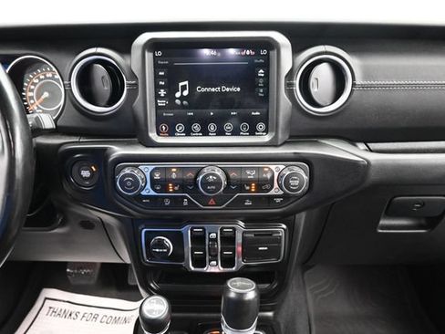 Used 2022 Jeep Gladiator Overland w/ Popular Equipment Package AWD/4WD image 17