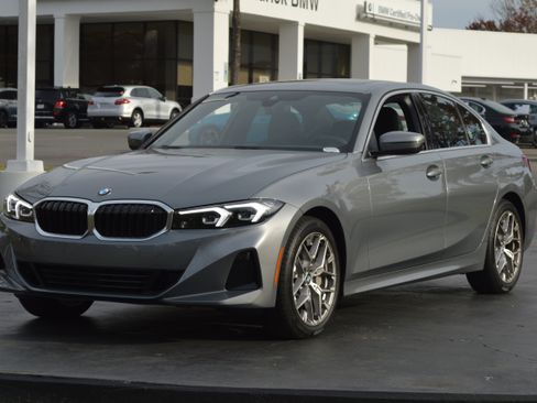 Used 2025 BMW 330i xDrive Sedan w/ Convenience Package image 7