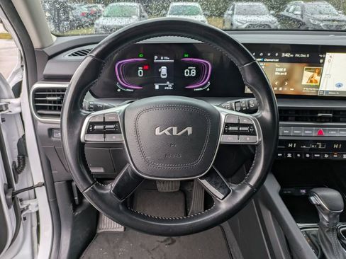 Used 2023 Kia Telluride LX image 18