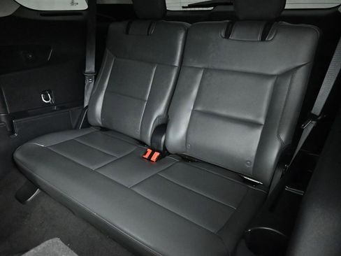 Used 2025 Ford Explorer Active w/ Active Comfort Package RWD image 20