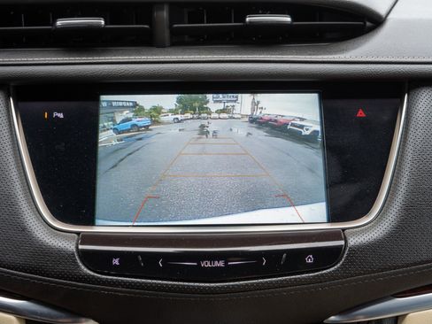 Used 2018 Cadillac XT5 Premium Luxury FWD image 20