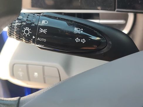 Used 2024 Hyundai Elantra SEL FWD image 23