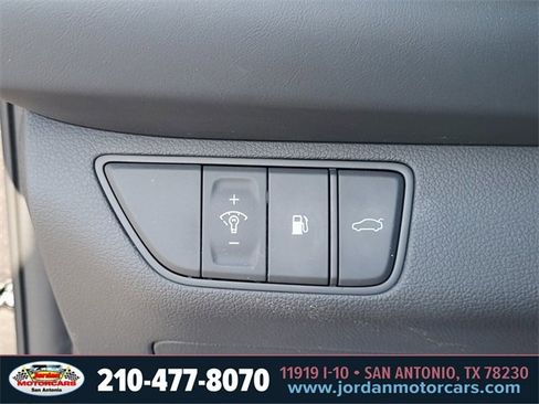 Used 2022 Genesis G70 3.3T image 22