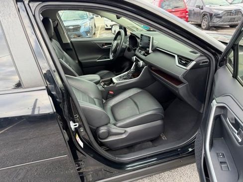Used 2019 Toyota RAV4 Limited w/ Cold Weather Package image 11