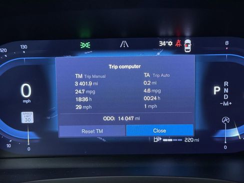 Used 2025 Volvo V60 B5 Cross Country Plus image 9