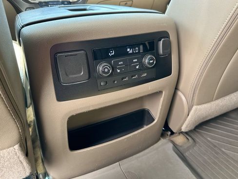 Used 2018 Chevrolet Tahoe Premier AWD/4WD image 4