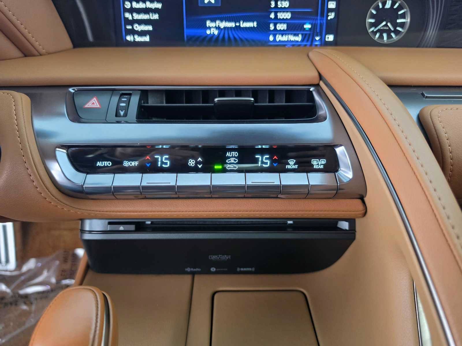 Used 2018 Lexus LC 500 Coupe w/ Sport Package RWD image 25