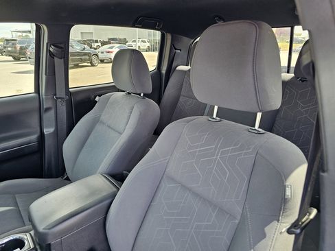 Used 2019 Toyota Tacoma TRD Sport image 16