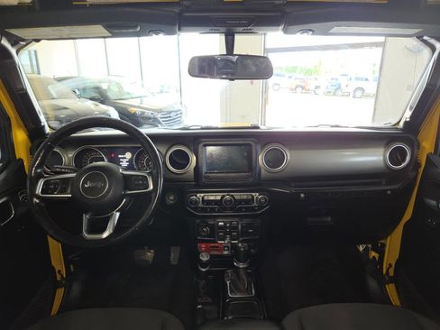 Used 2019 Jeep Wrangler Unlimited Rubicon w/ Cold Weather Group AWD/4WD image 25