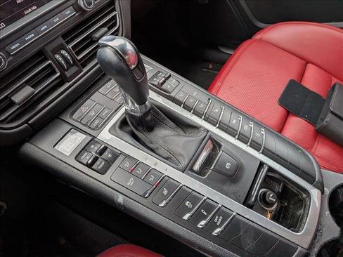 Used 2020 Porsche Macan Turbo image 11