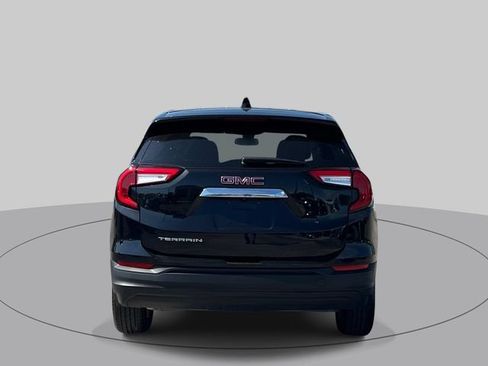 Used 2023 GMC Terrain SLE w/ LPO, Floor Liner Package FWD image 5