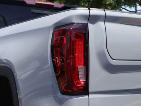 Used 2024 GMC Sierra 1500 AT4 w/ AT4 Preferred Package AWD/4WD image 31