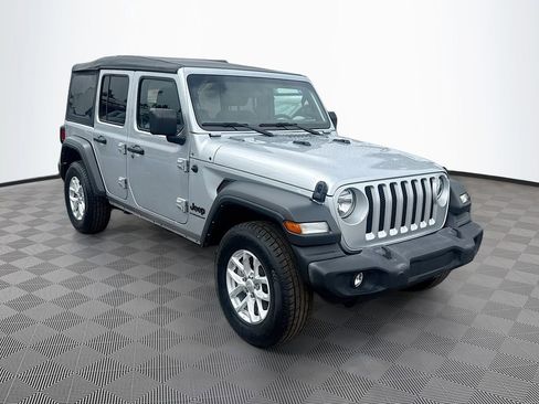 Used 2023 Jeep Wrangler Sport S image 4