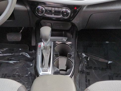 Used 2024 Chevrolet Trax LT FWD image 18