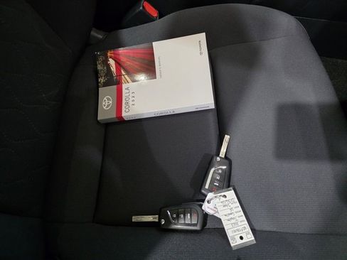 Used 2023 Toyota Corolla LE image 9