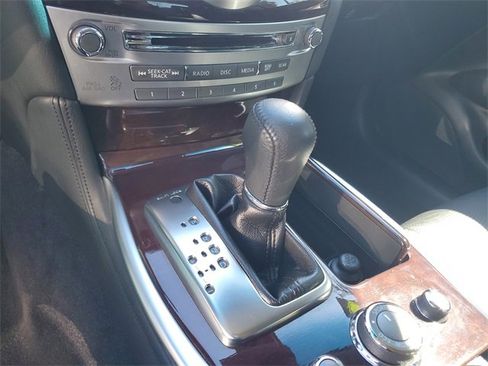 Used 2019 INFINITI Q70 Luxe image 29