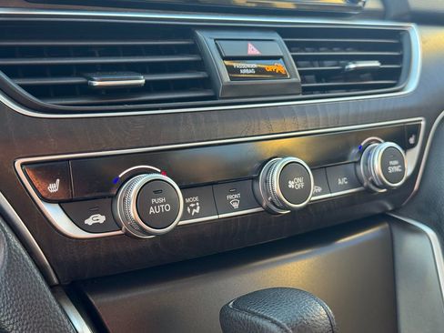 Used 2019 Honda Accord EX image 42