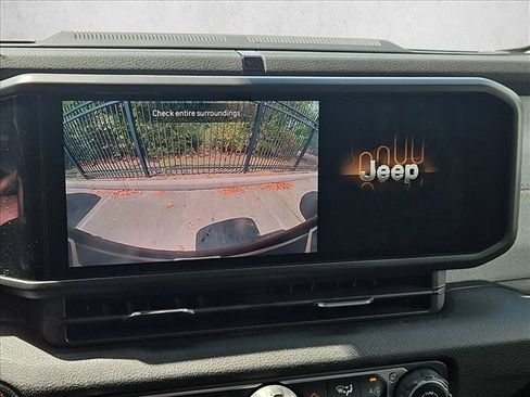 Used 2024 Jeep Wrangler Unlimited AWD/4WD image 13