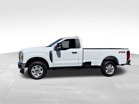 Used 2025 Ford F350 XLT w/ FX4 Off-Road Package AWD/4WD image 3