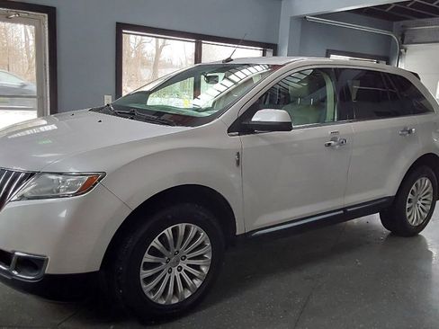 Used 2014 Lincoln MKX FWD image 8