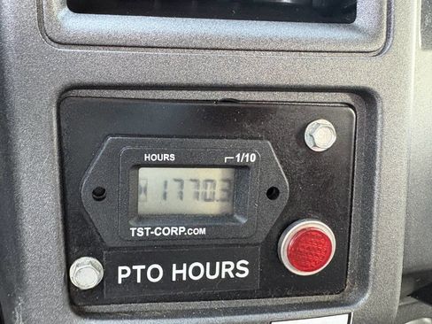 Used 2017 Ford F550 4x4 SuperCab Super Duty image 14