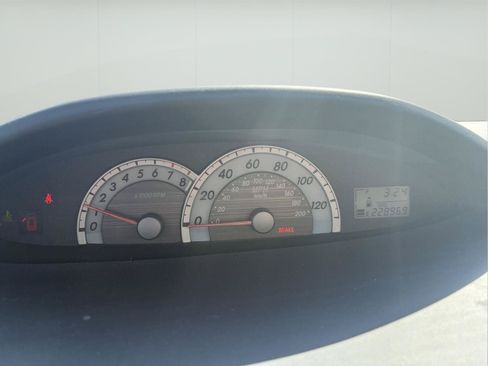 Used 2007 Toyota Yaris Sedan w/ Convenience Pkg FWD image 10