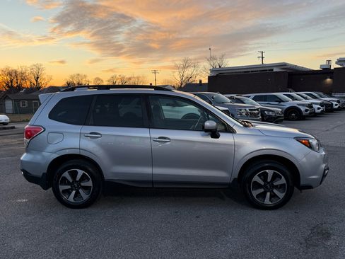 Used 2018 Subaru Forester 2.5i Premium w/ All-Weather Package image 8