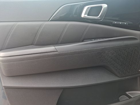 Used 2025 Kia Carnival SX Prestige FWD image 14